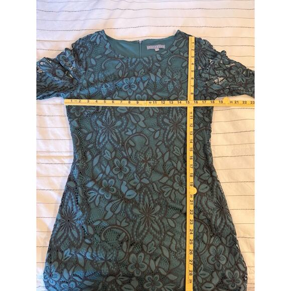Sharagano | Women's Dark Green Lace 3/4 Sleeve Shift Dress- Size 8 - Picture 6 of 7
